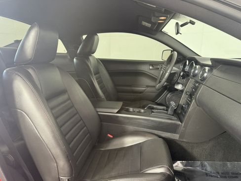 Used 2005 Ford Mustang GT RWD image 10