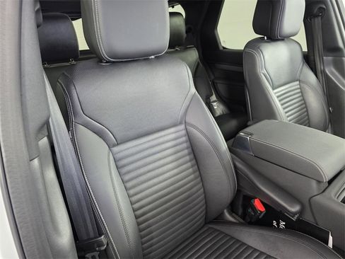 Used 2023 Land Rover Discovery S R-Dynamic image 30