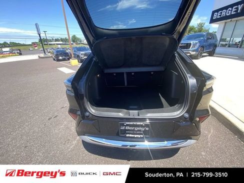 Certified 2025 Buick Envista Sport Touring FWD image 29