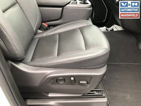 Used 2025 GMC Sierra 1500 SLT AWD/4WD image 17