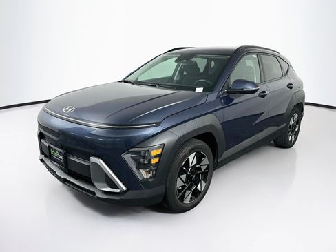 Used 2025 Hyundai Kona SEL FWD image 3