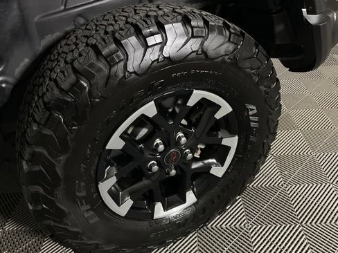 Used 2024 Jeep Wrangler Unlimited Rubicon w/ Technology Group AWD/4WD image 48