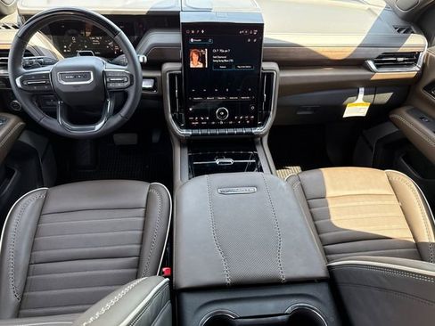 Used 2026 GMC Yukon Denali Ultimate image 9