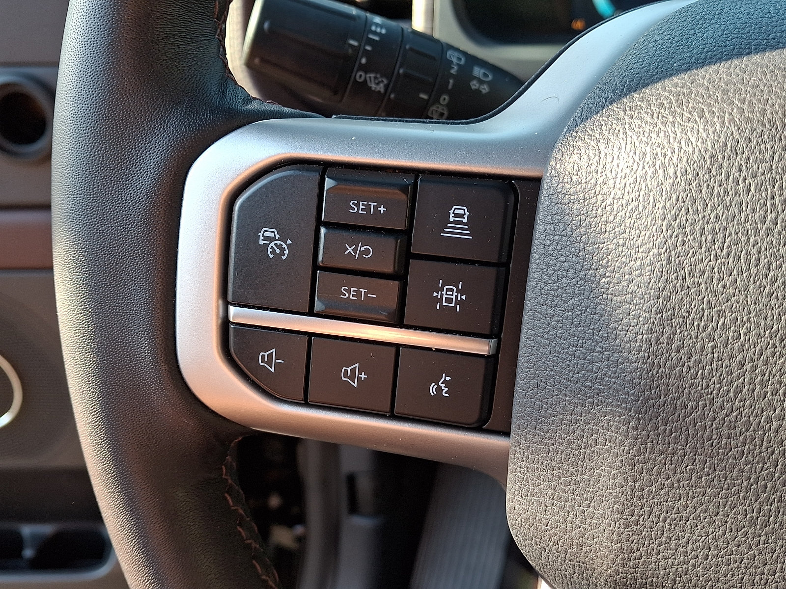 Used 2024 Ford Expedition Limited AWD/4WD image 24