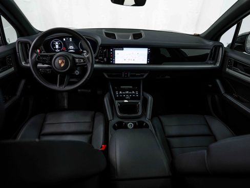 Certified 2026 Porsche Cayenne AWD/4WD image 12