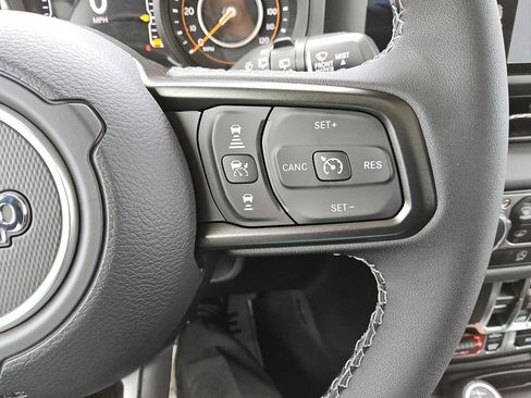 New 2025 Jeep Wrangler Unlimited Rubicon w/ XTREMEE 35" Tire Package image 25