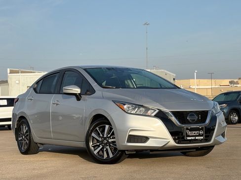 Certified 2020 Nissan Versa SV w/ Trunk Package image 2