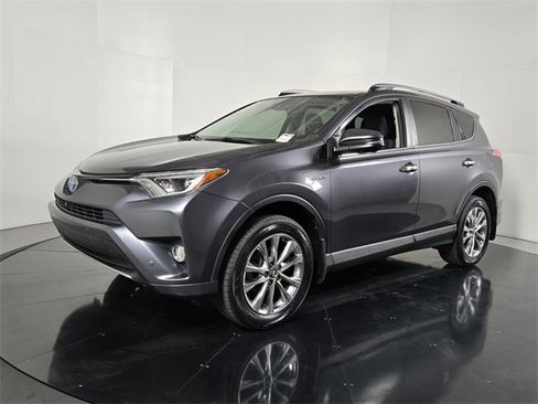Used 2017 Toyota RAV4 Limited image 2