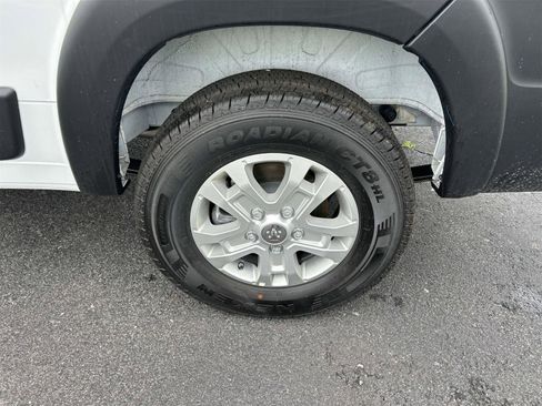 New 2025 RAM ProMaster 2500 w/ Quick Order Package 22G SLT image 11