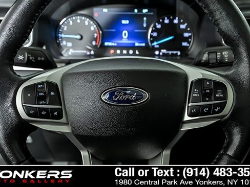 Used 2022 Ford Explorer XLT w/ Equipment Group 202A AWD/4WD image 21