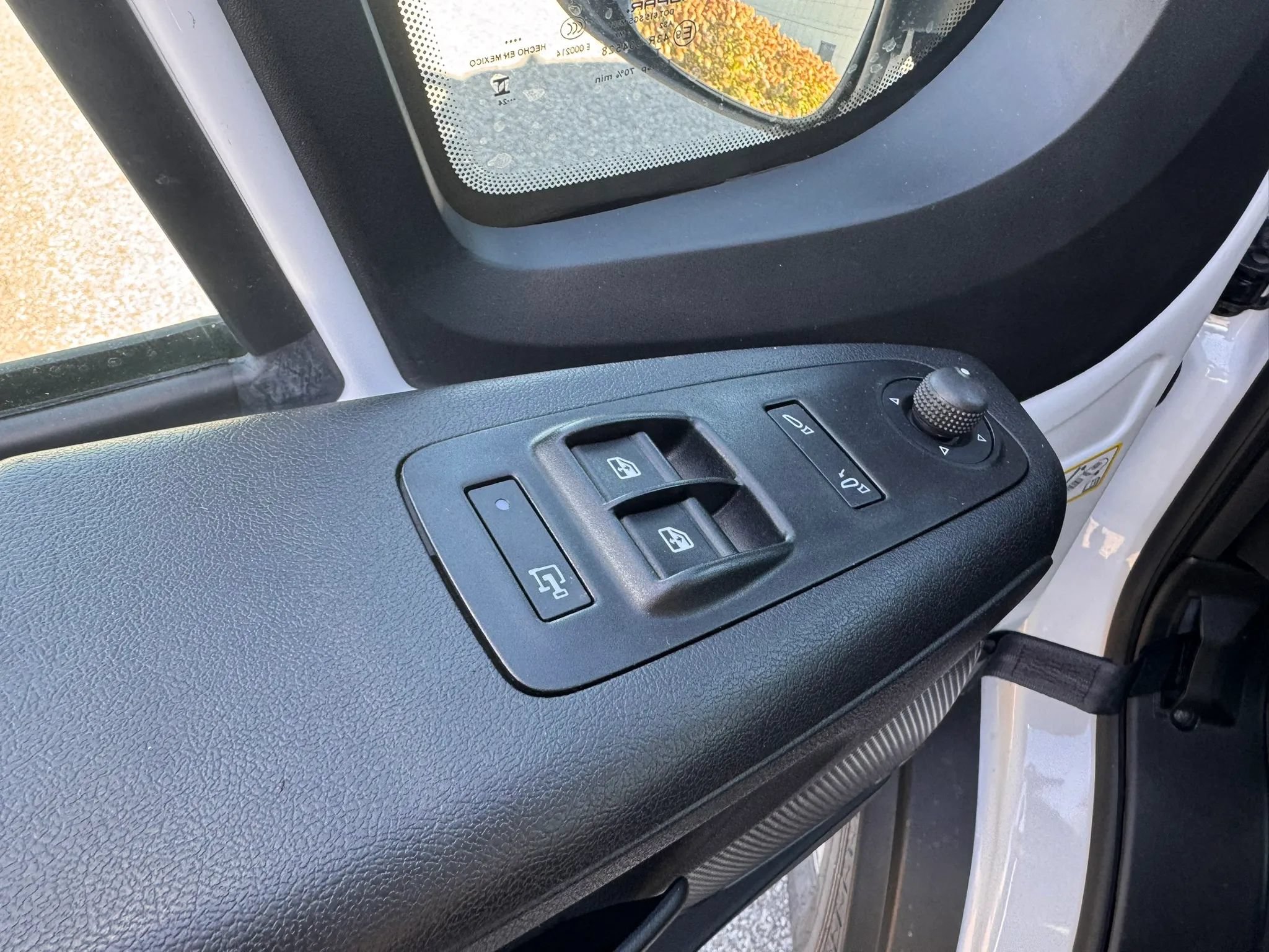 Used 2024 RAM ProMaster 2500 w/ Convenience Group FWD image 27