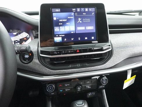 New 2026 Jeep Compass Latitude image 16