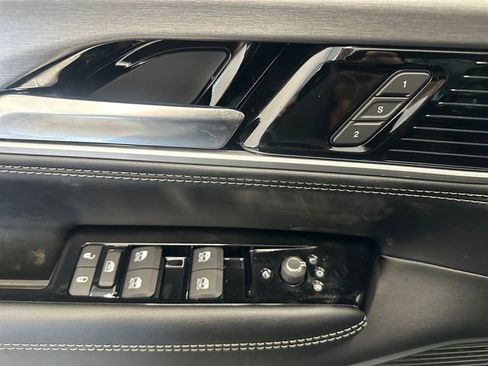 New 2026 Jeep Grand Wagoneer Limited w/ Convenience Group I AWD/4WD image 34