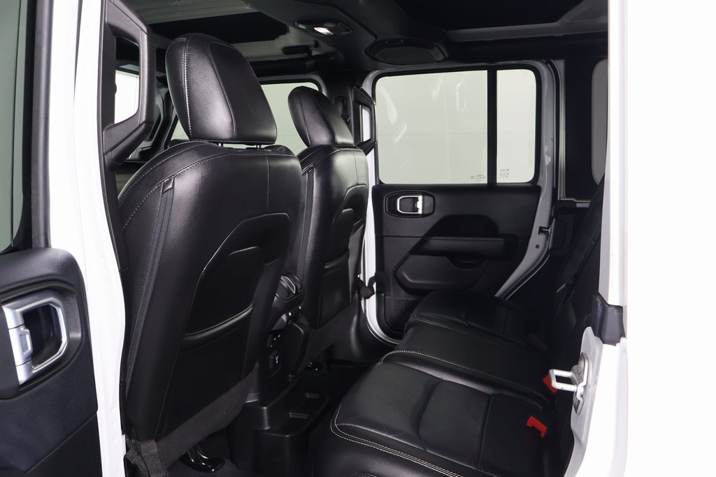 Used 2018 Jeep Wrangler Unlimited Sahara AWD/4WD image 11