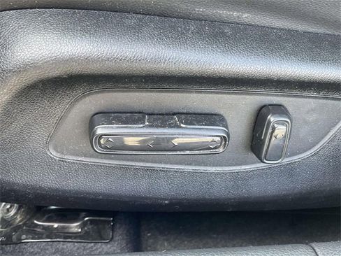 Used 2022 Honda Civic Touring image 4