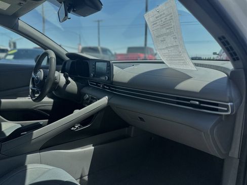 Used 2021 Hyundai Elantra SEL image 5