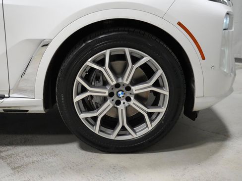Used 2023 BMW X7 xDrive40i w/ Climate Comfort Package AWD/4WD image 41