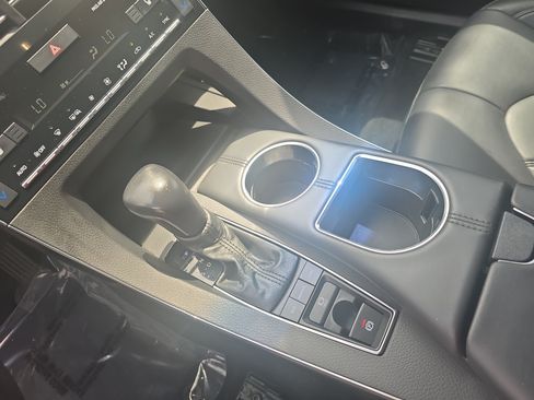 Used 2022 Toyota Avalon XLE w/ Moonroof Package FWD image 24