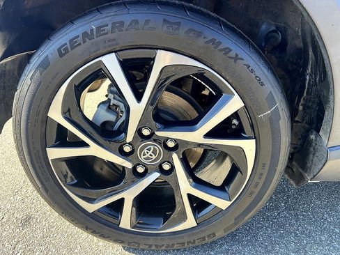 Used 2018 Toyota C-HR XLE image 23