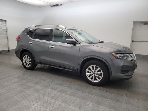 Used 2017 Nissan Rogue SV image 11