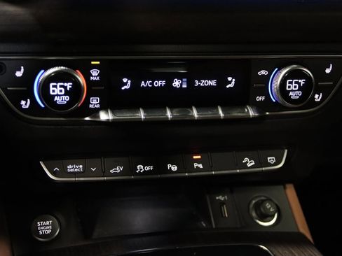 Used 2021 Audi Q5 e Prestige AWD/4WD image 44