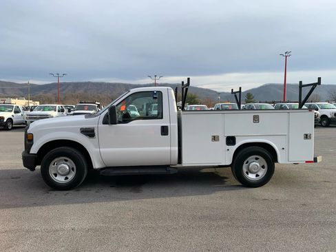Used 2010 Ford F250 XL image 5