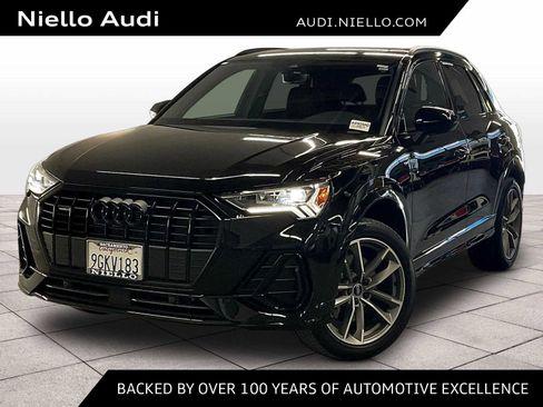 Used 2023 Audi Q3 2.0T Premium w/ Black Optic Sport Package AWD/4WD image 1