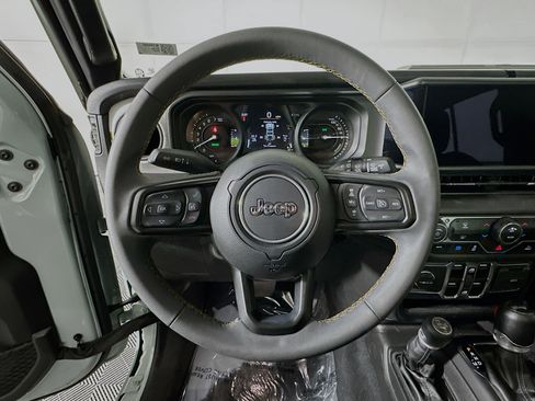 Used 2024 Jeep Wrangler Sport S image 15