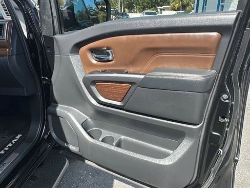 Used 2017 Nissan Titan Platinum Reserve AWD/4WD image 30