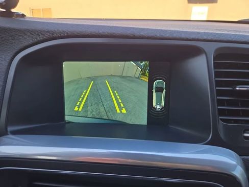 Used 2016 Volvo V60 T5 Cross Country w/ Convenience Package AWD/4WD image 35