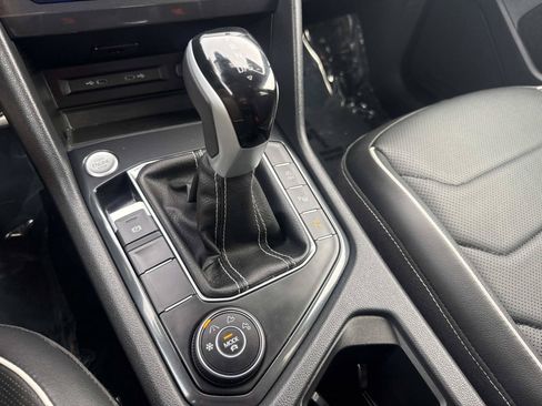 Certified 2024 Volkswagen Tiguan SEL R-Line AWD/4WD image 27