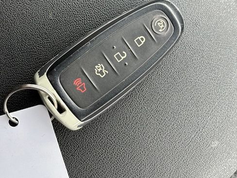 Used 2015 Ford Taurus SEL w/ Equipment Group 201A FWD image 20