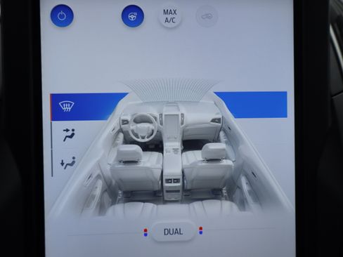 Used 2024 Ford Edge SEL w/ Sport Appearance Package image 21