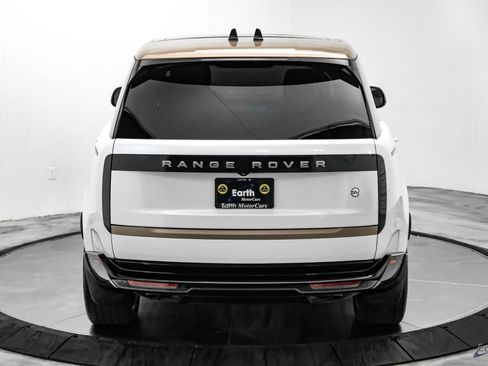 Used 2024 Land Rover Range Rover SV AWD/4WD image 13