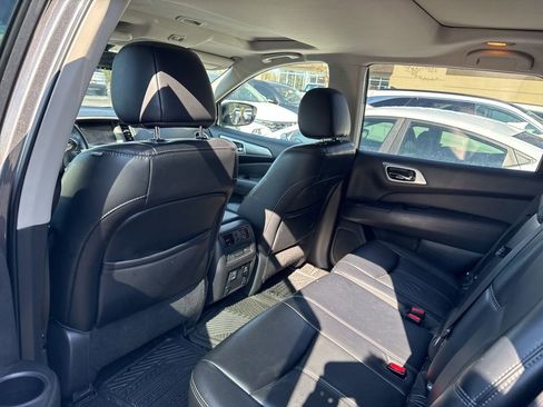 Used 2018 Nissan Pathfinder SL w/ SL Premium Package image 11
