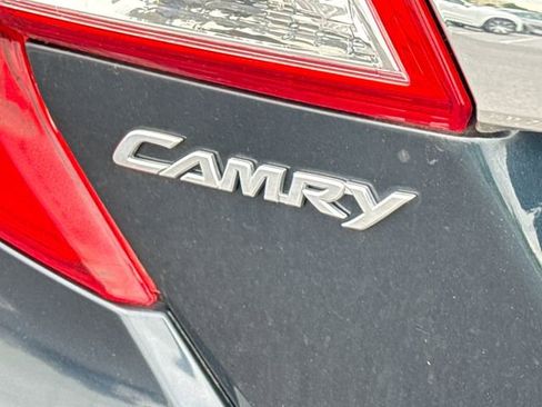 Used 2012 Toyota Camry XLE FWD image 17