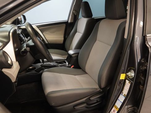 Used 2015 Toyota RAV4 LE AWD/4WD image 3