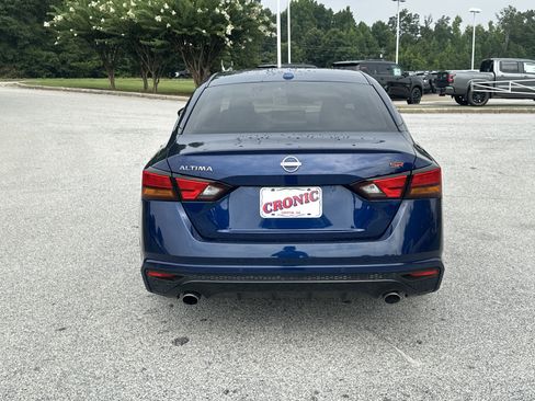 Used 2024 Nissan Altima 2.5 SR w/ SR Premium Package FWD image 6