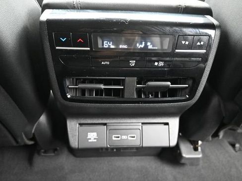 Used 2023 Acura MDX FWD image 17