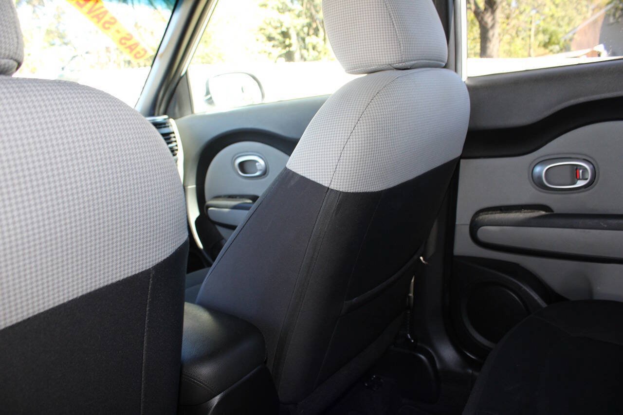 Used 2014 Kia Soul FWD image 35