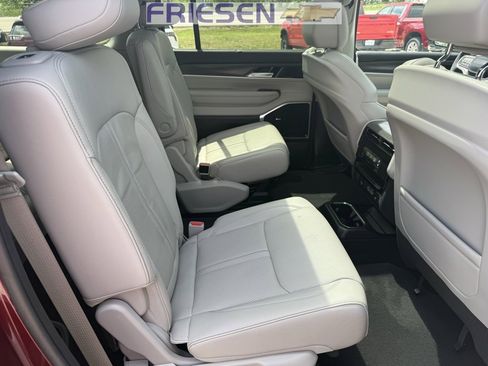 Used 2023 Jeep Wagoneer L Series III w/ Premium Group I image 28