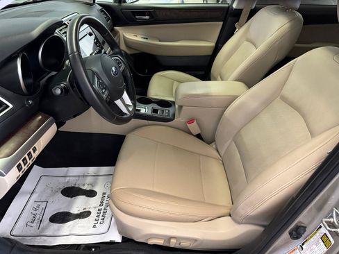 Used 2016 Subaru Outback 2.5i Limited AWD/4WD image 5