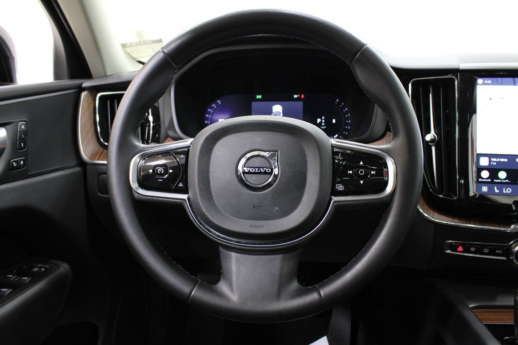 Used 2024 Volvo XC60 B5 Plus AWD/4WD image 25