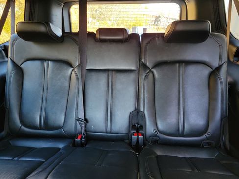 Used 2024 Jeep Wagoneer L Series II image 19