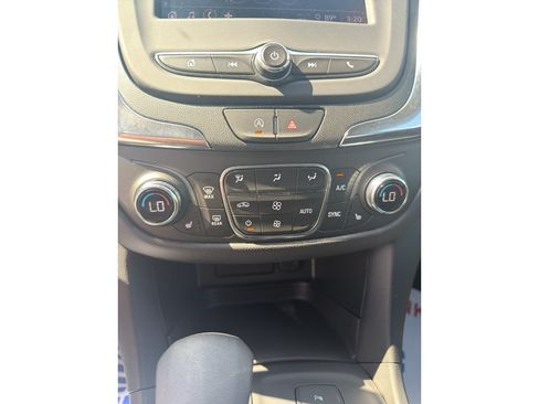 Used 2024 Chevrolet Equinox LT AWD/4WD image 18