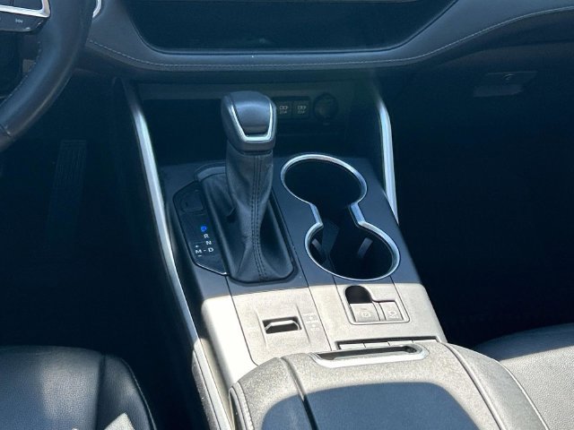 Used 2021 Toyota Highlander XLE FWD image 17