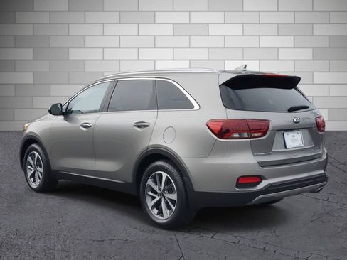 Used 2019 Kia Sorento EX image 3