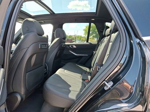 Used 2022 BMW X5 xDrive40i w/ Premium Package image 13