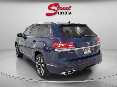 Used 2023 Volkswagen Atlas SEL Premium AWD/4WD image 2