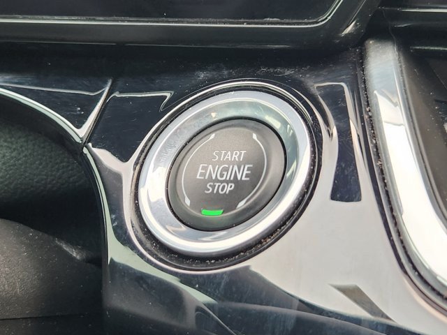 Used 2024 Chevrolet Trax RS w/ Sunroof Package FWD image 18